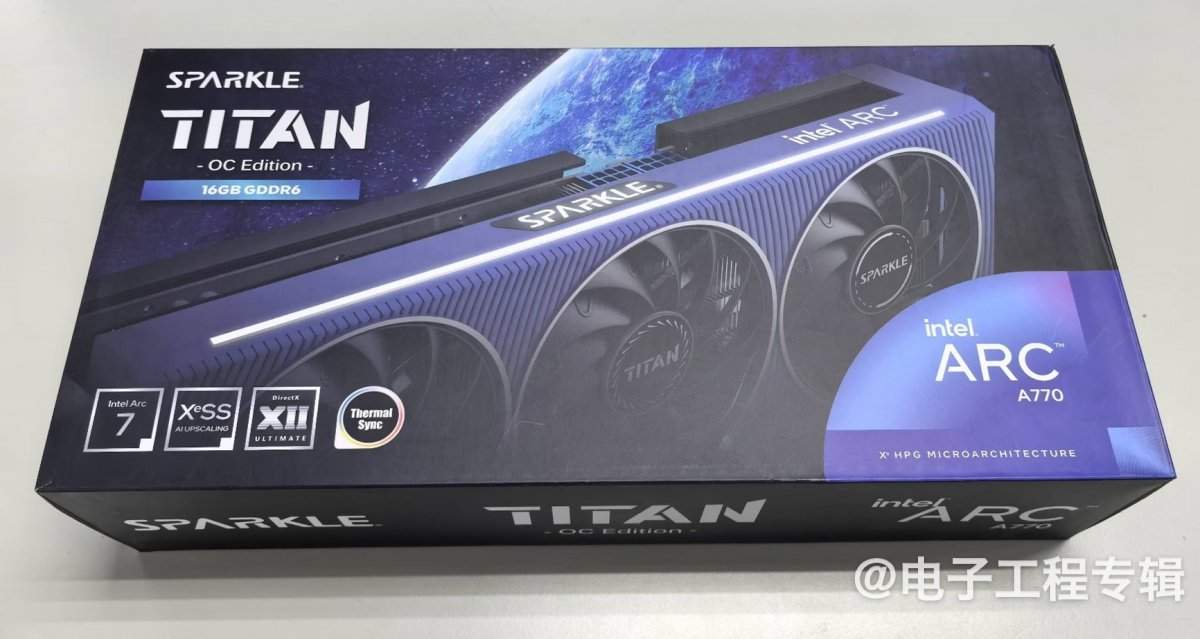 Intel顶配游戏显卡拆解,里面长什么样?(图1) Intel顶配游戏显卡拆解,里面长什么样?(图1)