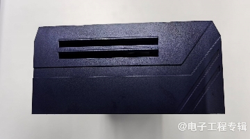 Intel顶配游戏显卡拆解,里面长什么样?(图8) Intel顶配游戏显卡拆解,里面长什么样?(图8)