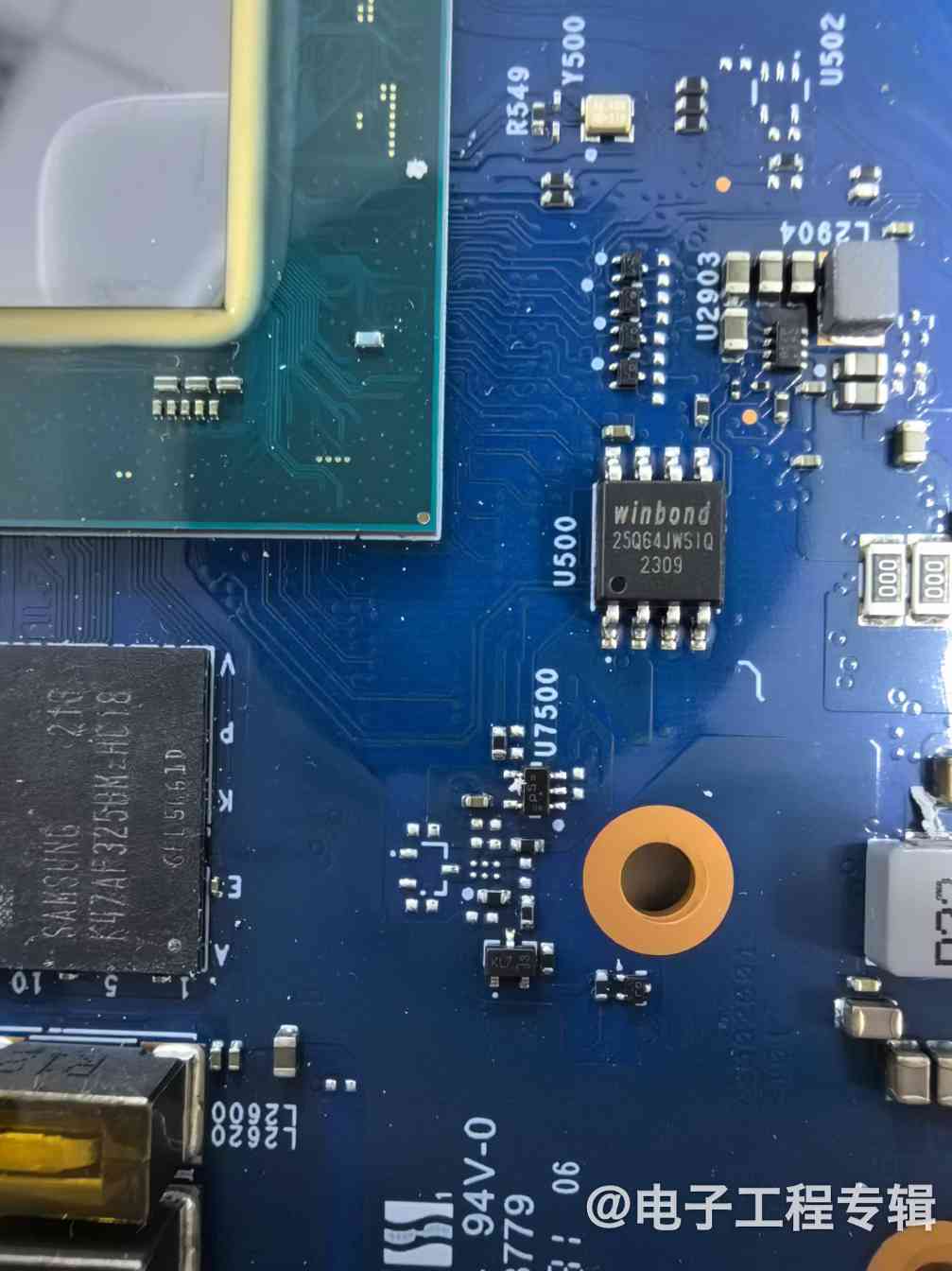 Intel顶配游戏显卡拆解,里面长什么样?(图16) Intel顶配游戏显卡拆解,里面长什么样?(图16)