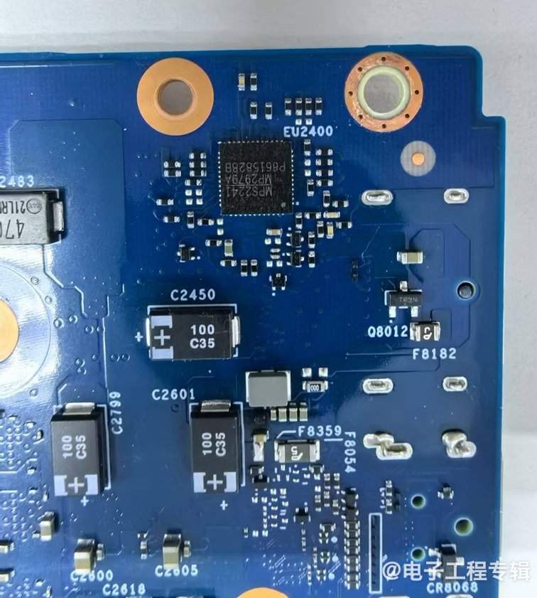 Intel顶配游戏显卡拆解,里面长什么样?(图18) Intel顶配游戏显卡拆解,里面长什么样?(图18)