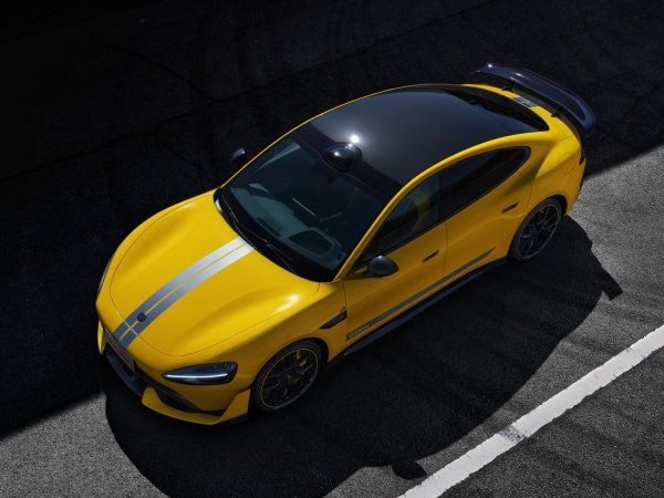 售价81.49万元!小米SU7 Ultra成纽北最速四门车,吊打保时捷特斯拉(图5) 售价81.49万元!小米SU7 Ultra成纽北最速四门车,吊打保时捷特斯拉(图5)