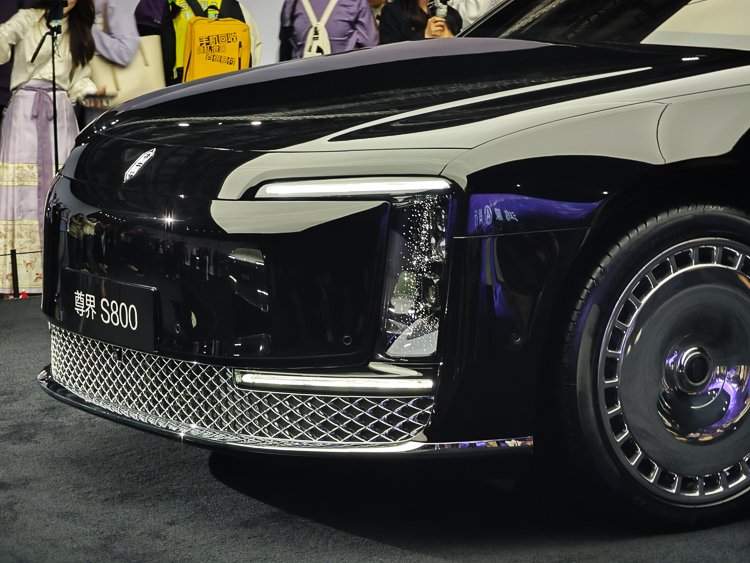 华为高端局：手表2万多，电动车100多万，都是谁在买？(图10)