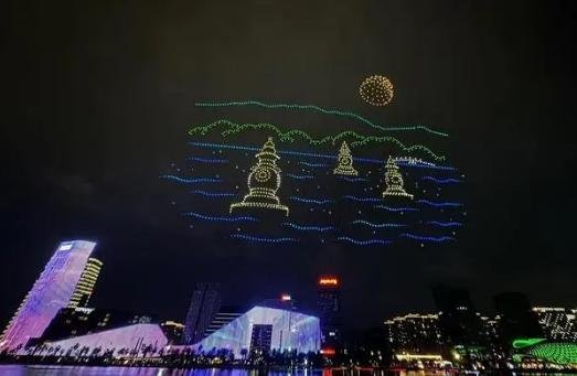 看完中国无人机表演,马斯克怒批:只有傻子才继续生产F-35战机(图5) 看完中国无人机表演,马斯克怒批:只有傻子才继续生产F-35战机(图5)