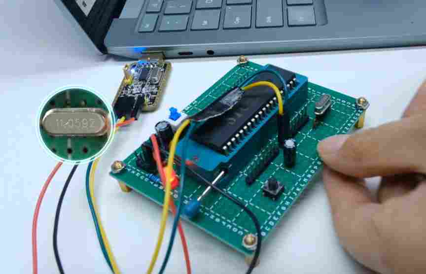 11.0592MHz晶振换成12MHz后单片机串口通讯乱码的原因分析(图1) db611b58-175e-11f1-90a1-92fbcf53809c.png